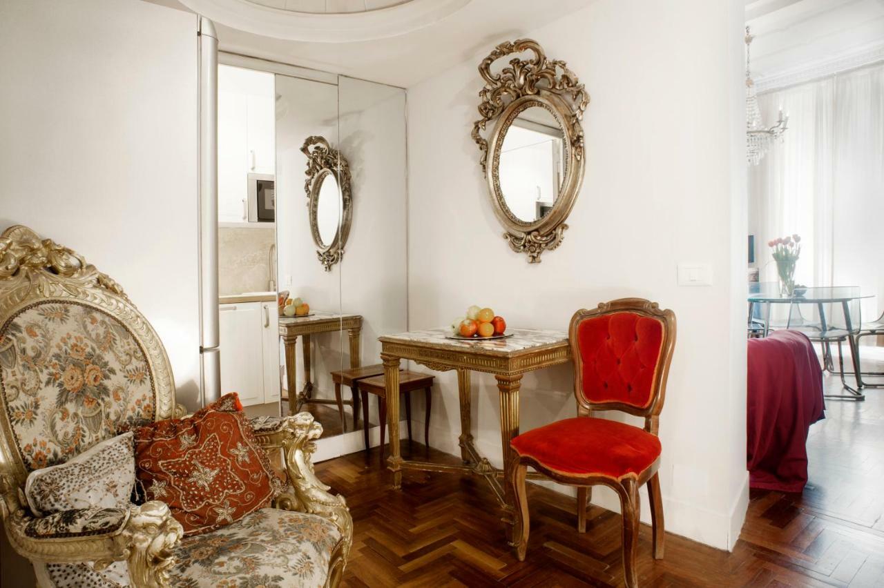 Santa Cecilia In Via Del Corso Appartement
